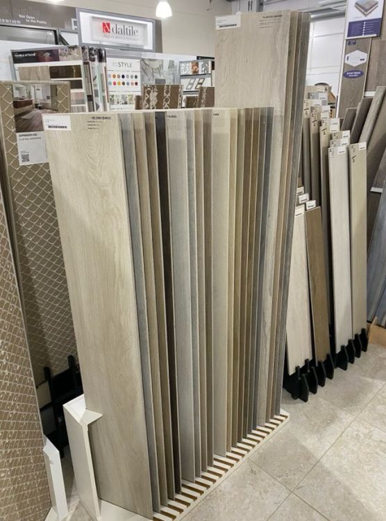Planks Display White - 22-Slot from Polcart Planks Display White - 22-Slot from Polcart