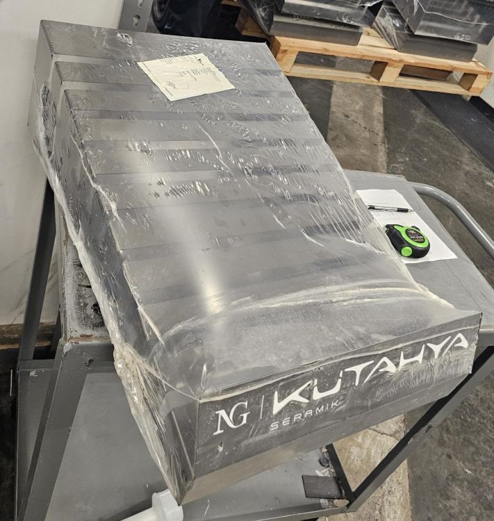 NG Kutahya 10-Slot Metal Waterfall Display