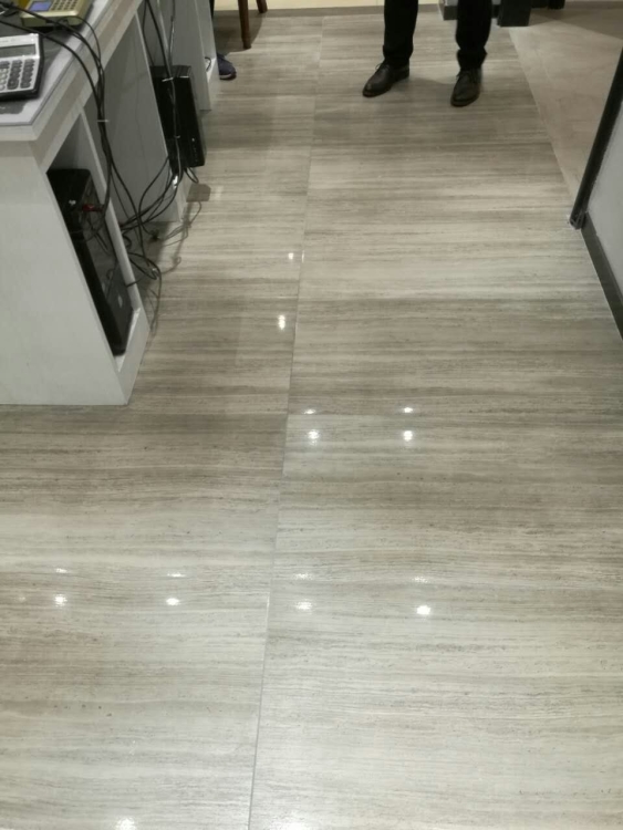 River Silver Lappato 18 x 36